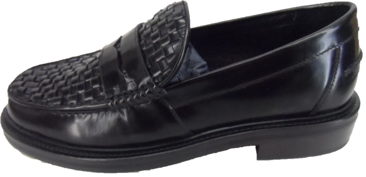 Delicious Junction Brummel schwarzer Pennyloafer aus echtem Korbgeflecht