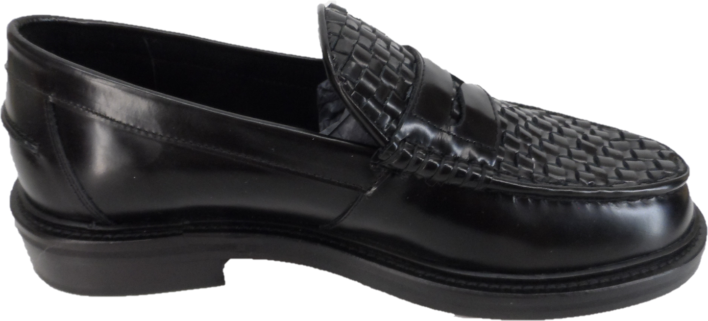 Delicious Junction Brummel schwarzer Pennyloafer aus echtem Korbgeflecht