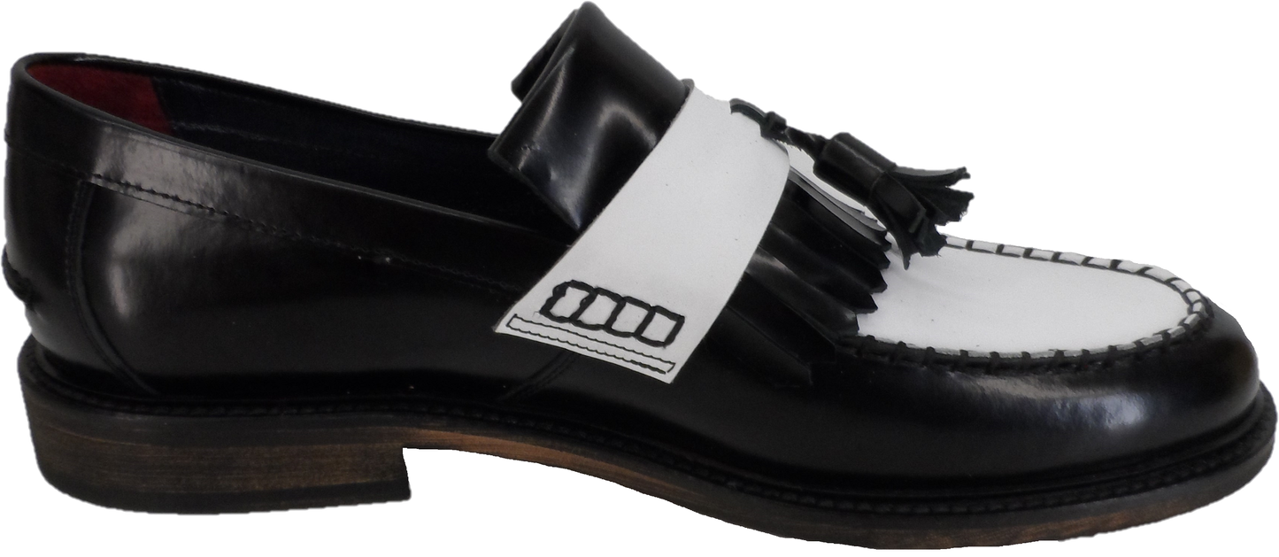 Zapatos mocasines Rudeboy SKA en blanco y negro Delicious Junction